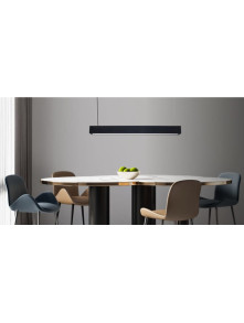 Lampa zwis czarny szeroka belka nowoczesna prostokątna nad stół stolik do biura