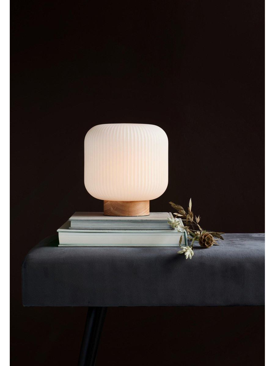 Elegancka lampa stołowa Milford szklana biala na drewnianej podstawie - Nordlux