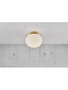 Lampa sufitowa szklana mleczno-biała kulka Alton - plafon do łazienki z złotymi dodatkami