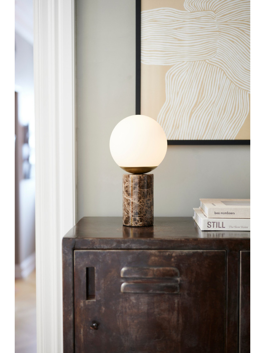 Lampa stołowa kula szklana Lilly na kamiennej marmurowej brązowej podstawie - Nordlux