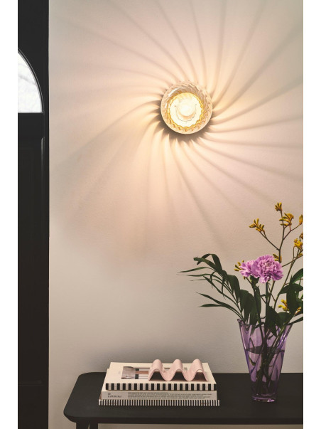 Kinkiet ścienny Chisell Nordlux - szklana wirowa kula Art Deco mosiężna podstawa