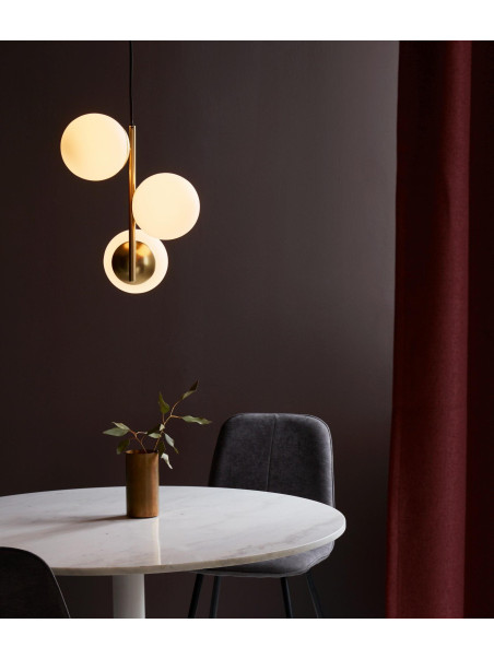 Złota lampa wisząca Lilly 3 białe szklane kule - zwis nad stół w stylu glamour