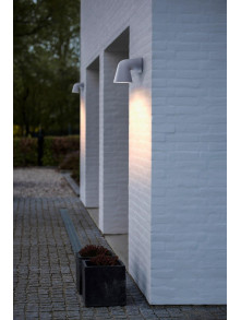 Biały minimalistyczny kinkiet zewnętrzny Front zagięta aluminiowa rurka - Nordlux