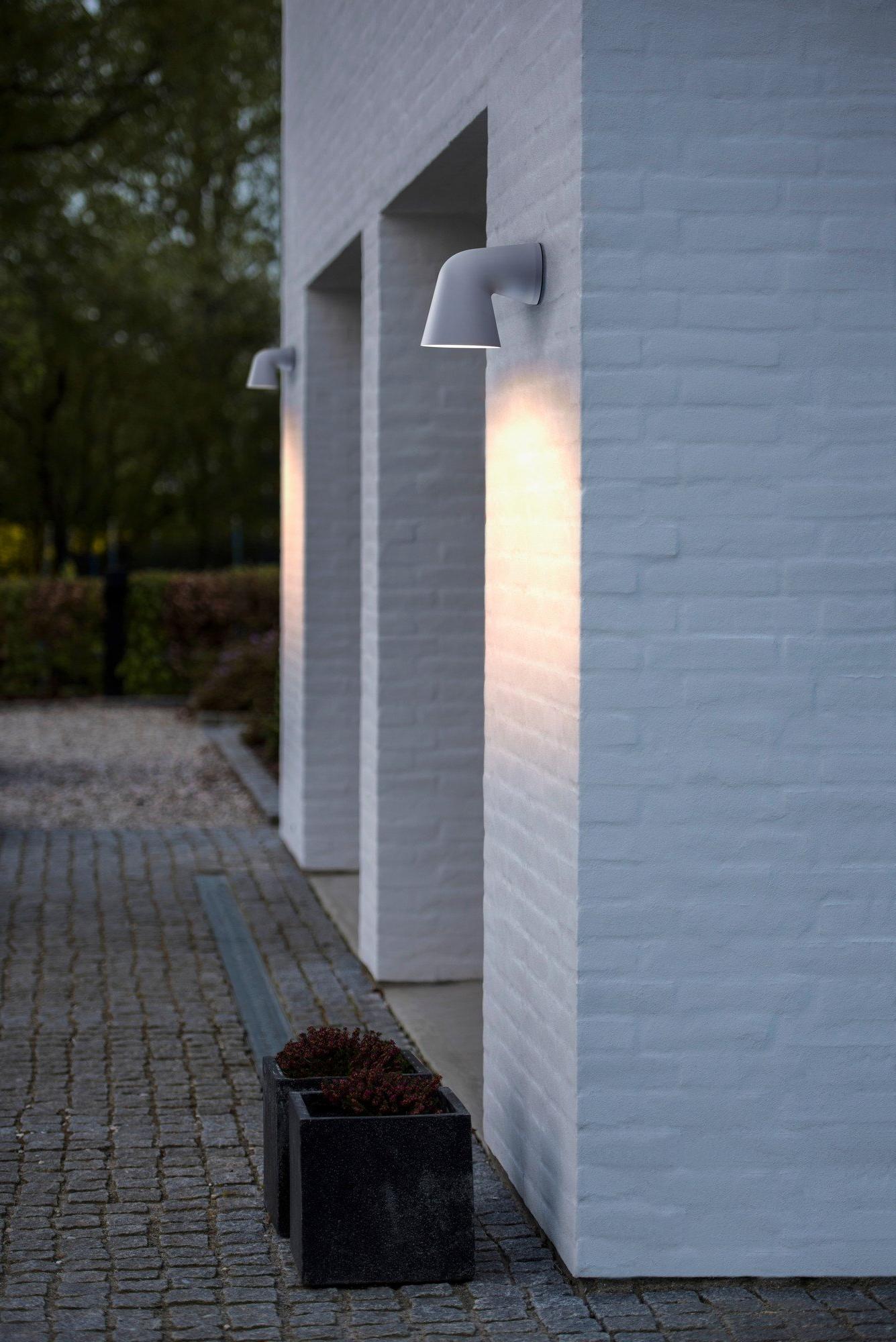 Biały minimalistyczny kinkiet zewnętrzny Front zagięta aluminiowa rurka - Nordlux