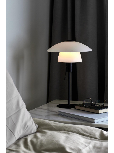 Biało-czarna lampa stołowa skandynawska Verona mleczny szklany klosz - Nordlux