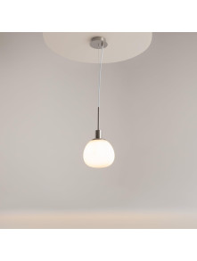 Chromowana lampa wisząca Erich - mlecznobiała szklana kula 1-punktowa 15 cm - Maytoni